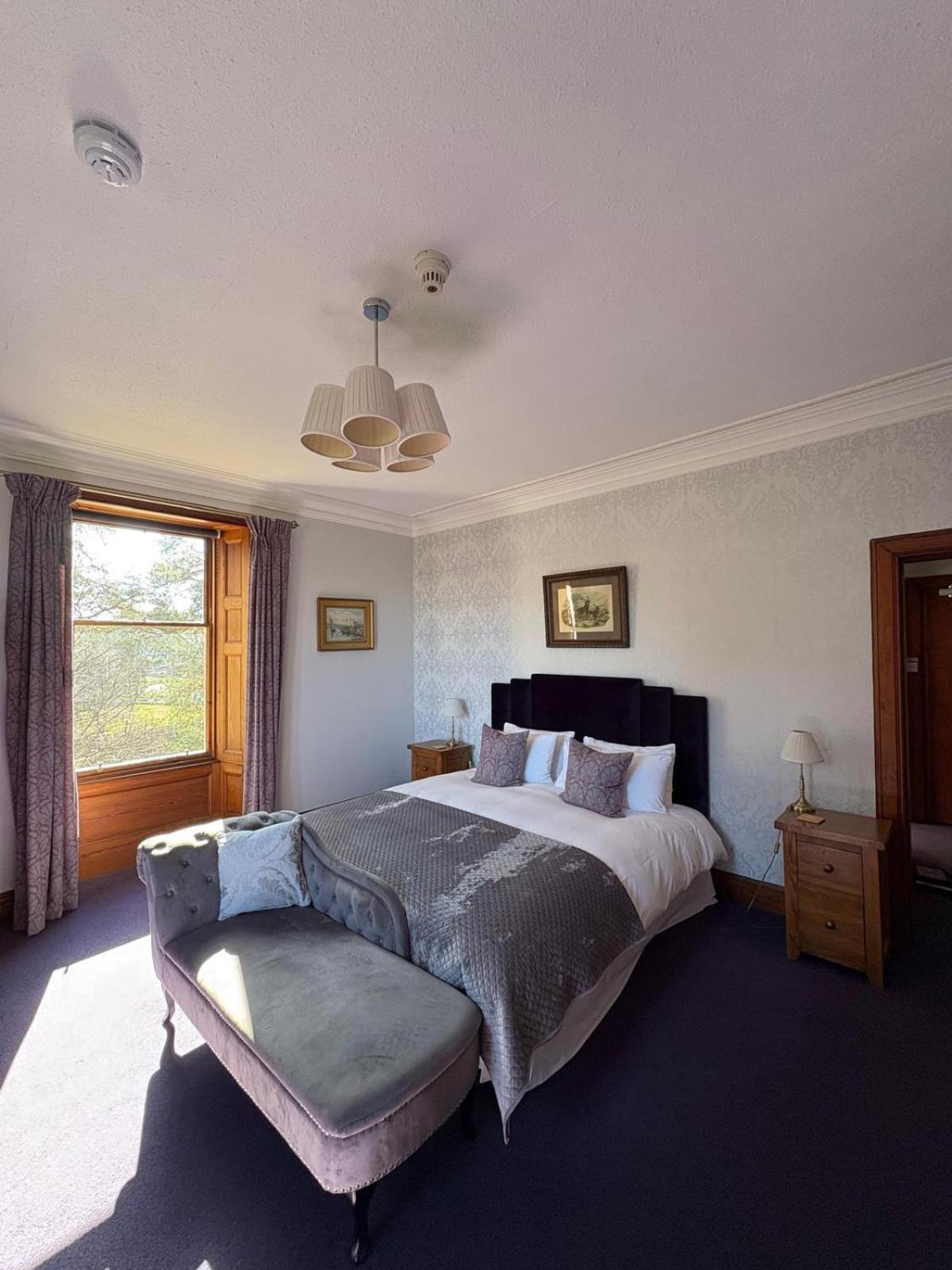 Hotel Dalrachney 3*